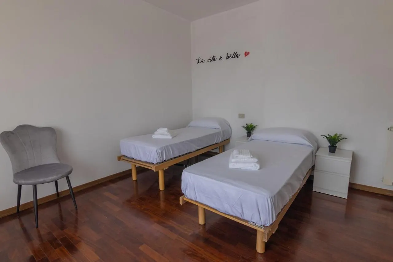 Comfort Penthouse - Private Parking, Wi-Fi Apartment Rome Italy