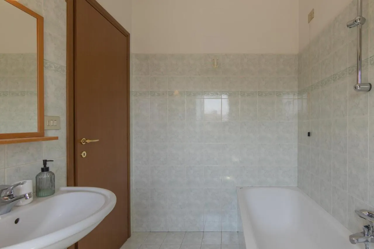 Comfort Penthouse - Private Parking, Wi-Fi Apartment Rome Italy